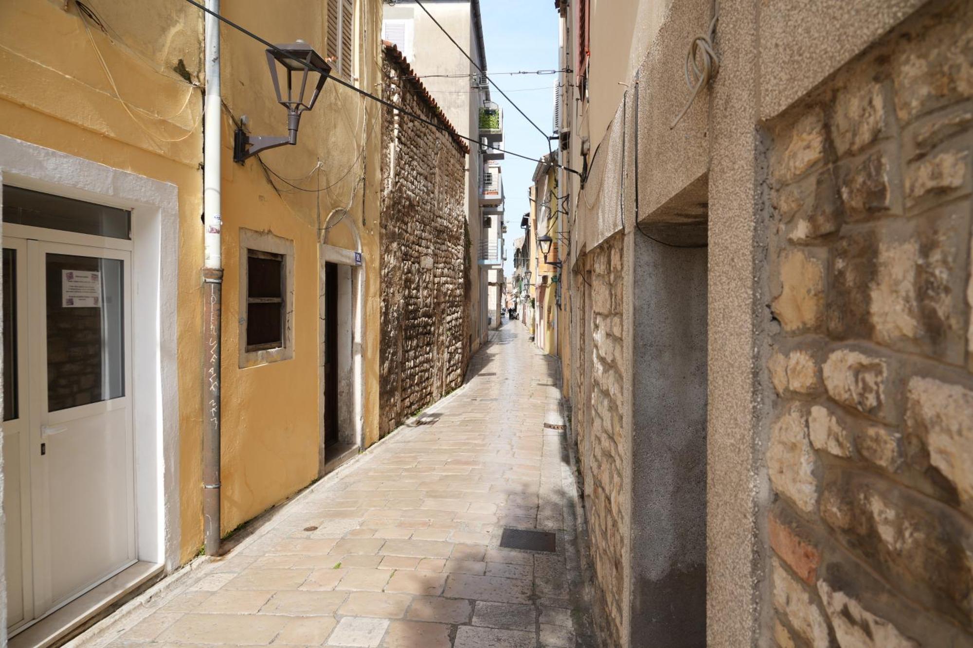 Apartment Kaya Prime Location In Old Town Zadar Eksteriør billede