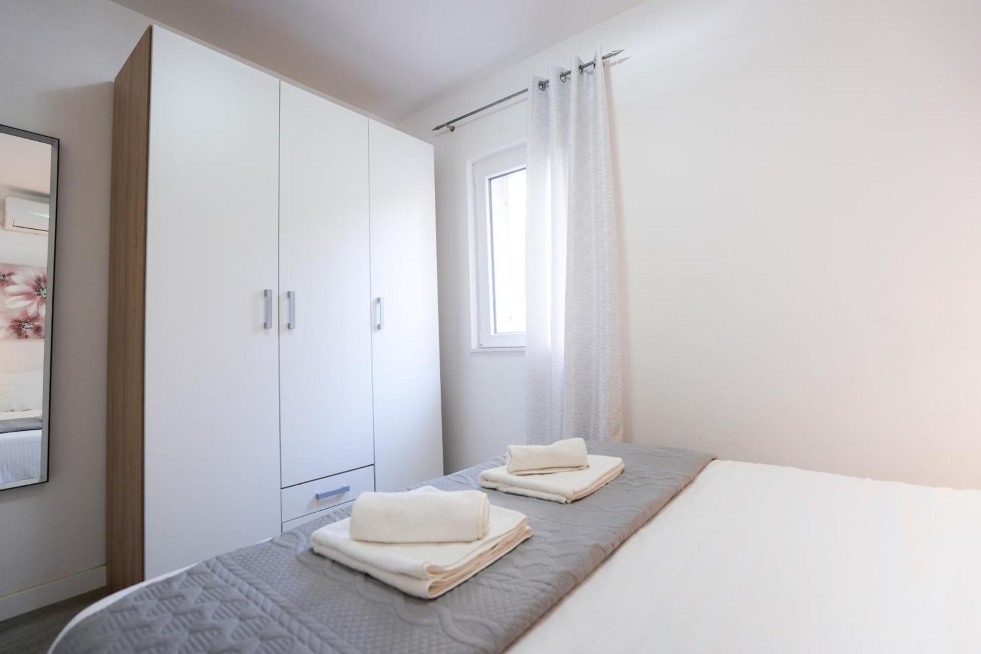 Apartment Kaya Prime Location In Old Town Zadar Eksteriør billede